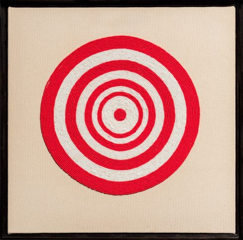 <em>Contact: When Odd Gets Even</em>, 2002 de Contact: When Odd Gets Even, 2002, Nadia Myre, Perles de rocaille, fil et toile.