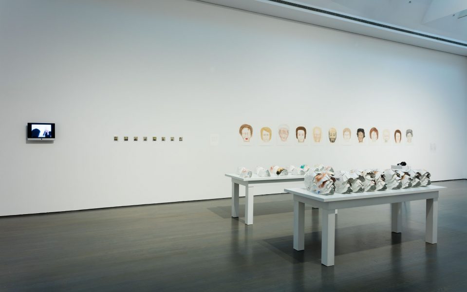 Raphaëlle de Groot, <em>Tous ces visages</em> (vue d’installation), 2007−2008<br/>